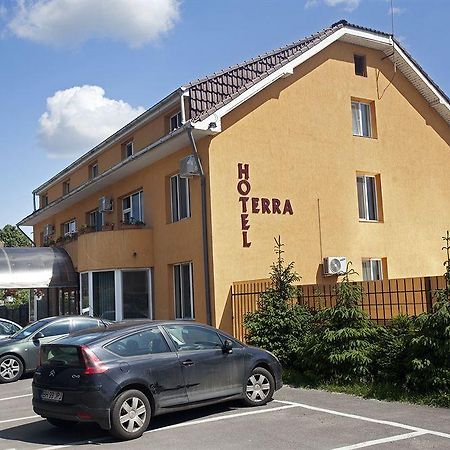 Hotel Terra Орадеа Екстериор снимка