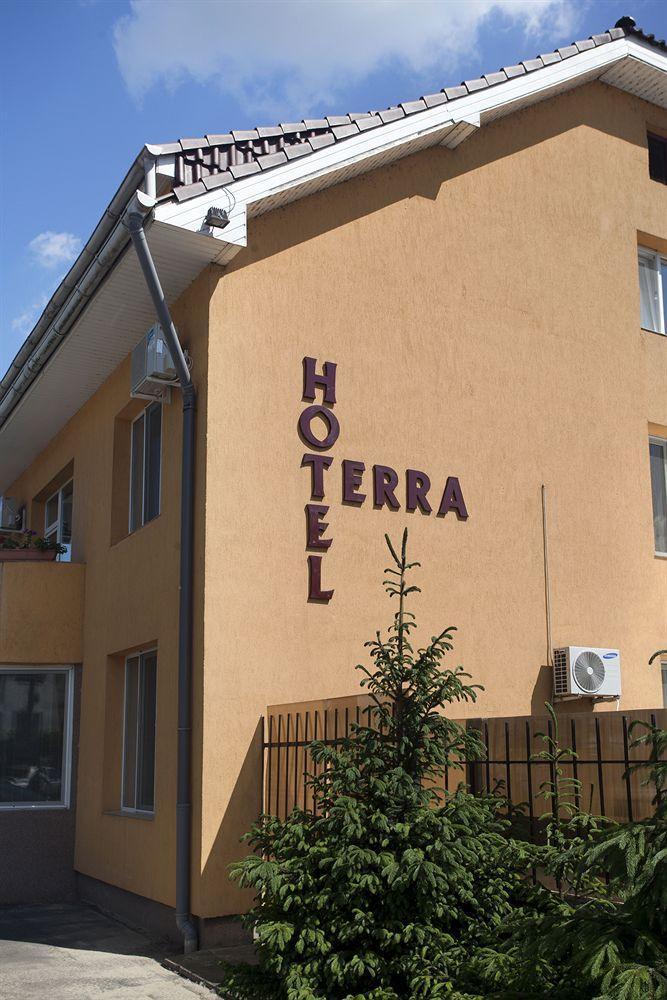 Hotel Terra Орадеа Екстериор снимка