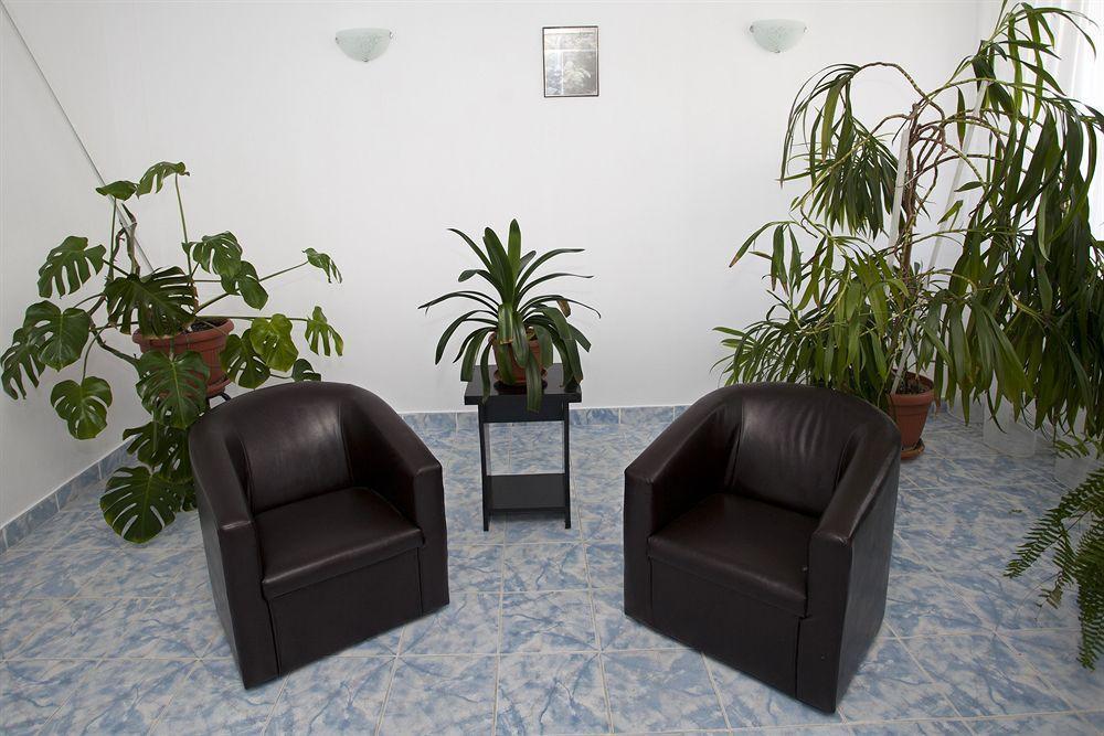 Hotel Terra Орадеа Екстериор снимка